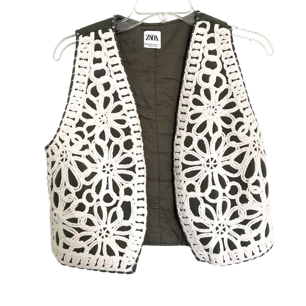 Zara Green Knit Floral Embroidered White Crochet Bohemian Western Vest Medium